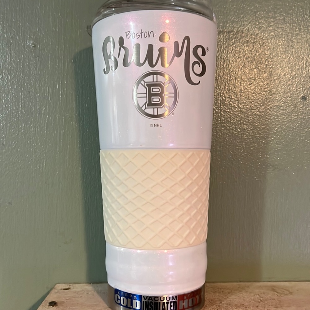 Boston Bruins opaline/white 24 oz Hot/cold tumbler.